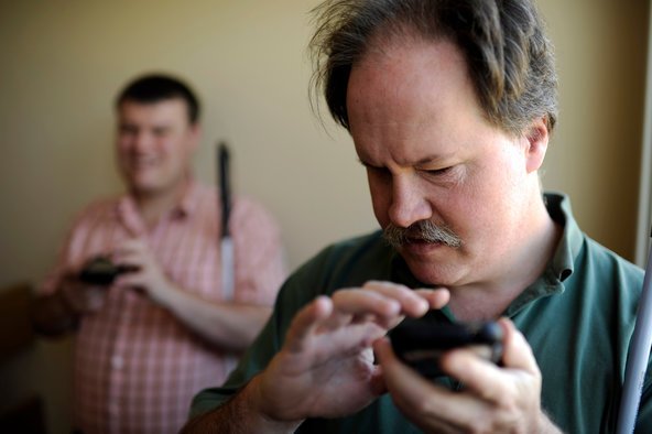 ,腾讯,百度,Google,智能手机时代，盲人如何也玩应用？