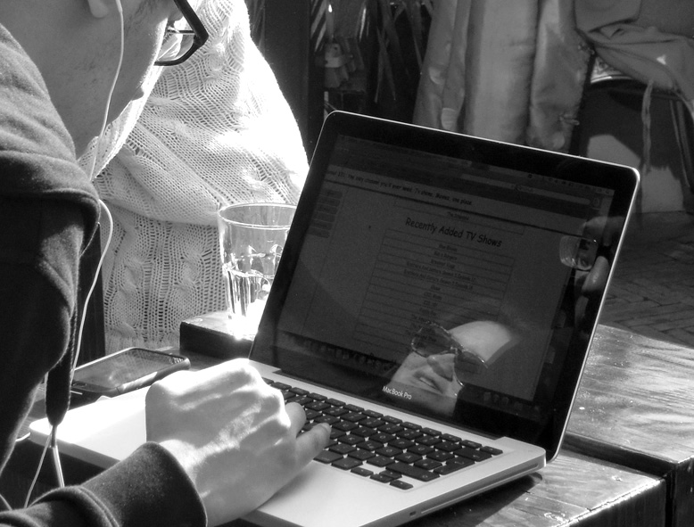 ,平板电脑,媒体人,网民,云计算,电子商务,Apple,最后两个力挺上网本的生产商华硕和宏基确认停产上网本