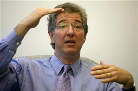 ,互联网,百思买发布业绩预警:美国区总裁将离职