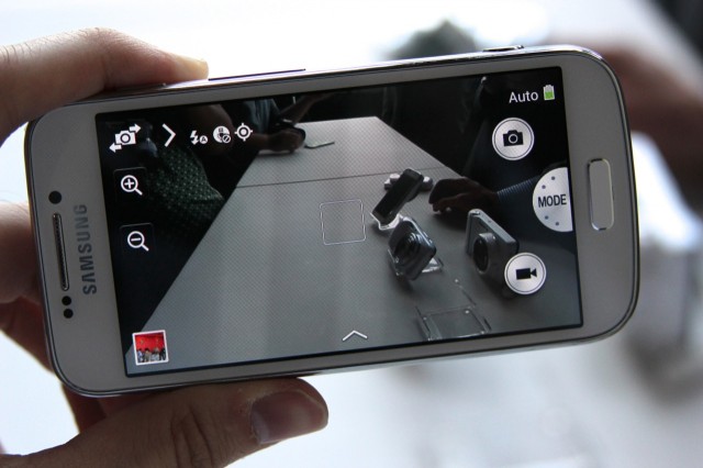 ,平板电脑,媒体人,智能手机,移动智能联网终端新玩家：相机？还是手机？