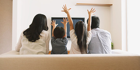 ,智能电视,管理层,阿里巴巴,小米,Google,Microsoft,优酷奇艺豪赌客厅 做硬件是否靠谱?