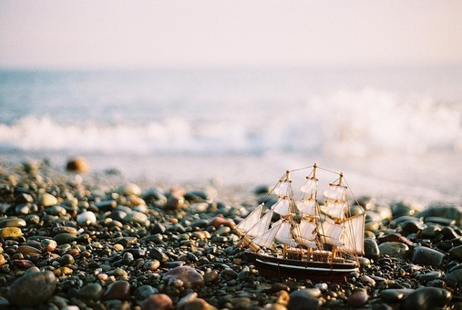 ,Apple,互联网产品的成功并非源于“刚性”需求