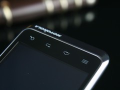 锋丽智能机 摩托罗拉XT681再降新低价 