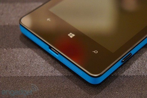 4.3寸S4双核WP8强机 Lumia 810真机体验 