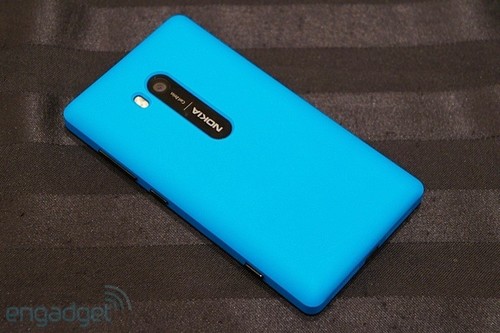 4.3寸S4双核WP8强机 Lumia 810真机体验 