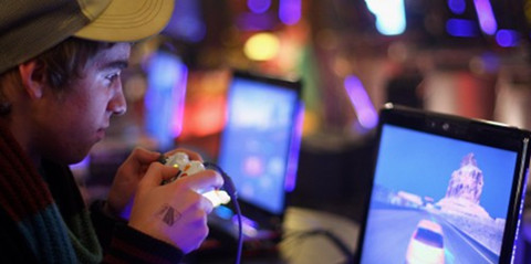 ,客户端游戏,移动游戏,企业家,盛大,增强现实,极客,想说爱你不容易 端游转手游为何如此艰难？