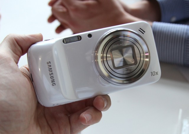 ,平板电脑,媒体人,智能手机,移动智能联网终端新玩家：相机？还是手机？