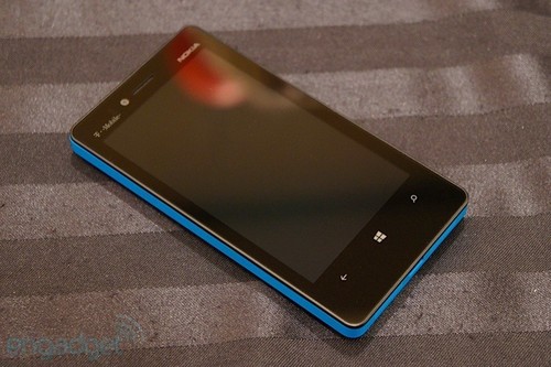 4.3寸S4双核WP8强机 Lumia 810真机体验 