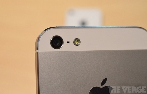 全新设计4寸屏A6芯 iPhone 5上手体验 