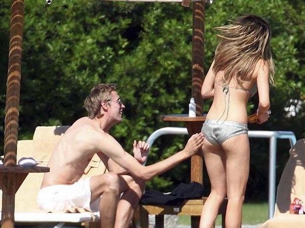 ,网民,社交网络,备受争议：美曝光第三者网站受“绝望主妇”们的追捧 已曝光500+第三者信息