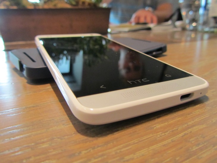 ,互联网,迷你HTC One:更小、更轻、更时尚!