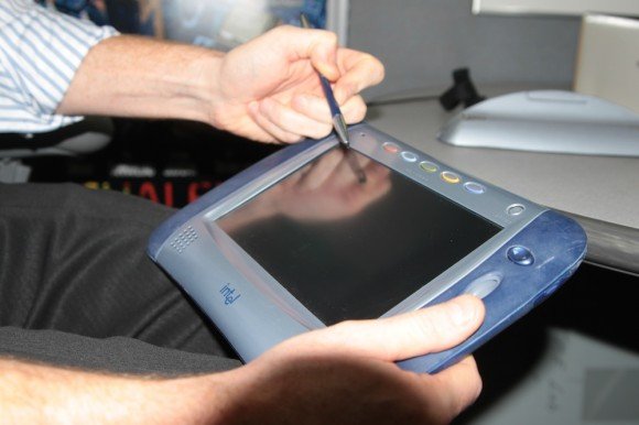 ,平板电脑,Apple,生不逢时：你知道比苹果iPad早生10年的英特尔IPAD吗？