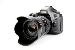 高画质全画幅 佳能5D3套机售价25700元 