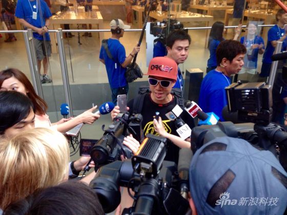,新浪,Apple,上市交易,港版iPhone6出货:用户前往Apple Retail Store自提全程