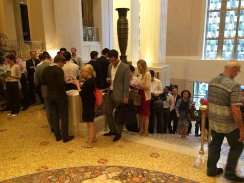 ,马云,投资人,管理层,阿里巴巴,电子商务,风险投资,创业融资,上市交易,阿里巴巴上市：市值或破两千亿美元 马云IPO路演吸引800名投资者