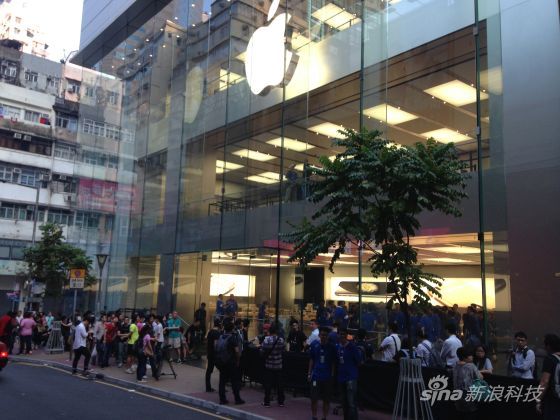 ,新浪,Apple,上市交易,港版iPhone6出货:用户前往Apple Retail Store自提全程