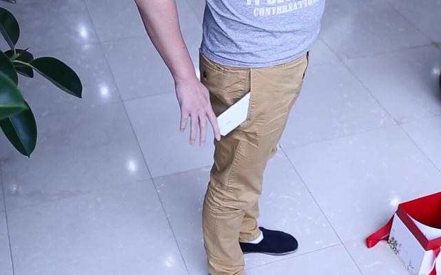 ,罗永浩王自如舌战焦点之一：锤子手机屏幕易碎？摔摔试试