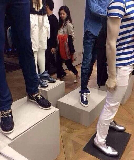 ,媒体人,刘强东,传奶茶妹章泽天倒追刘强东 东哥或已有8岁儿子 最新甜蜜照曝光