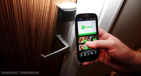 酒店迎接新技术变革:用智能手机开门