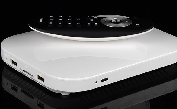 ,智能电视,阿里巴巴,揭秘山寨盒子隐秘生态圈：阿里巴巴、爱奇艺、优酷入围