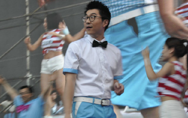 ,李彦宏,管理层,百度,Apple,百度万人娱乐Party 李彦宏携高管齐跳小苹果