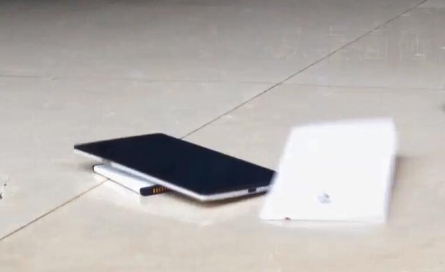 ,罗永浩王自如舌战焦点之一：锤子手机屏幕易碎？摔摔试试