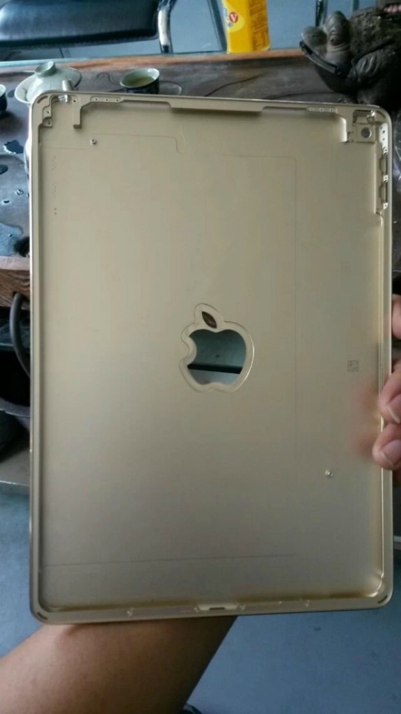 ,Apple,平板电脑,疑似苹果ipad 6外壳照曝光：内嵌式Logo