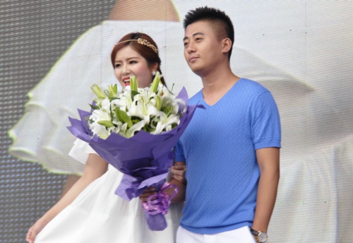 ,李彦宏,管理层,百度,Apple,百度万人娱乐Party 李彦宏携高管齐跳小苹果