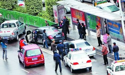 ,新浪,Microsoft,易到用车扩张后遗症 总部遭司机围堵