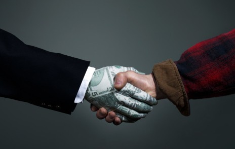 ,移动游戏,网页游戏,极客,媒体人,客户端游戏,网络游戏,潜伏陪玩刺激玩家买装备——揭秘手游职业托