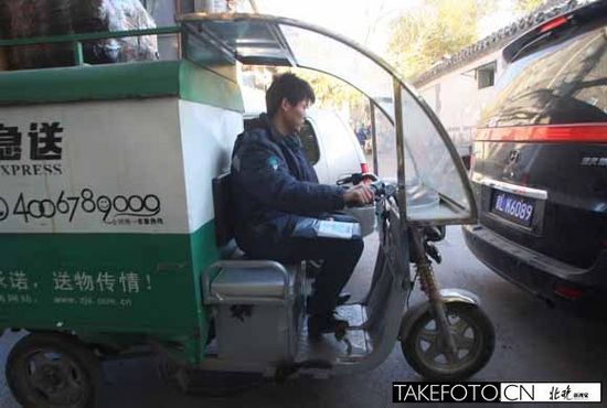 ,媒体人,电子商务,店主,快递员送货忙被迫穿尿不湿上岗！ 双十一加剧物流人员离职