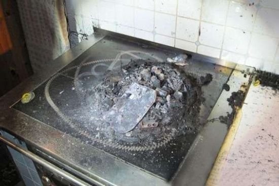 159728283.jpg ,互联网,受够家庭琐事 奥地利机器人“自杀”?!