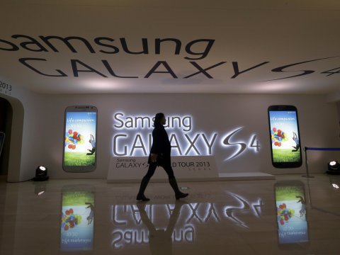 ,智能手机,对战iPhone 5S ， Sumsung Galaxy S4的12个过人之处