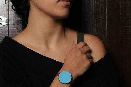 ,互联网,手表不显示时间，只振动？