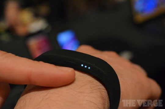 5.jpg ,智能穿戴,智能手机,2014 CES八款夺人眼球的可穿戴设备