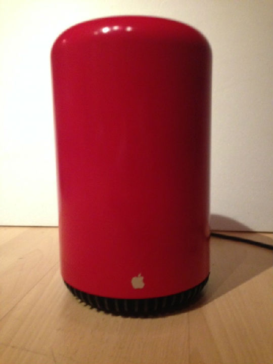 trash-pro-1-640x853.jpg ,Apple,网友用垃圾桶自制Mac Pro