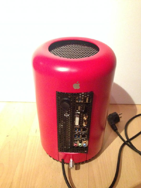 trash-pro-2-640x853.jpg ,Apple,网友用垃圾桶自制Mac Pro