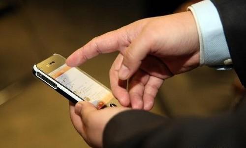 97712385.jpg ,网民,浏览器,智能手机,移动应用,中国手机网民年增长8009万人 规模现已达5亿