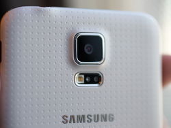 219272860.jpg 5点吐槽S5 只怪苹果不给力三星没得抄