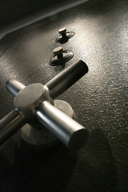 bank-vault.jpg ,黑客,网络服务,网媒论坛,操作系统,Apple,Microsoft,揭秘Heartbleed漏洞的7大谣传