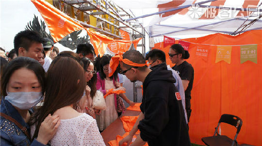 3.jpg ,极客,平板电脑,Google,互联网公司在草莓音乐节上尽展十八般武艺