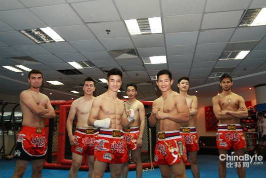 90CV03VX9F36.jpg ,粉丝,中搜疯狂搜索男神选美,取悦全体女屌丝