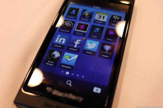 ,即时通讯,全触屏手机黑莓Z10配置测评：弱光拍摄性能优