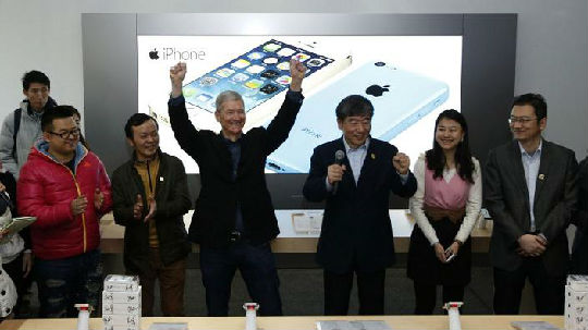 tim-cook-apple-china-jpeg.jpg ,应用商店,智能手机,平板电脑,Apple,Microsoft,苹果为何能攻占中国市场?