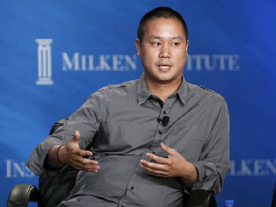 tony-hsieh-ceo-of-zappos.jpg ,拉里·佩奇,谢尔盖·布林,马克·扎克伯格,创业者,Google,eBay,Facebook,Tumblr,风险投资,并购重组,盘点10位技术富翁:纵有万金,仍不是炫富的主