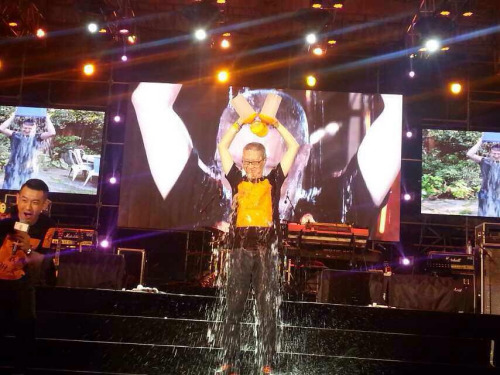 ,李彦宏,周鸿祎,雷军,古永锵,创业者,奇虎,小米,华为,徐小平,真格基金,创业投资,盘点中国互联网企业家的冰桶挑战秀：李彦宏周鸿祎雷军为公益湿身