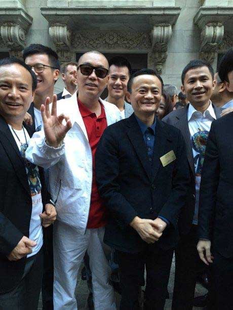4阿里巴巴上市.jpg ,马云,创业者,管理层,阿里巴巴,Yahoo,上市交易,阿里巴巴上市直击:现场组图 定价区间68美元 李连杰许家印古永锵助阵