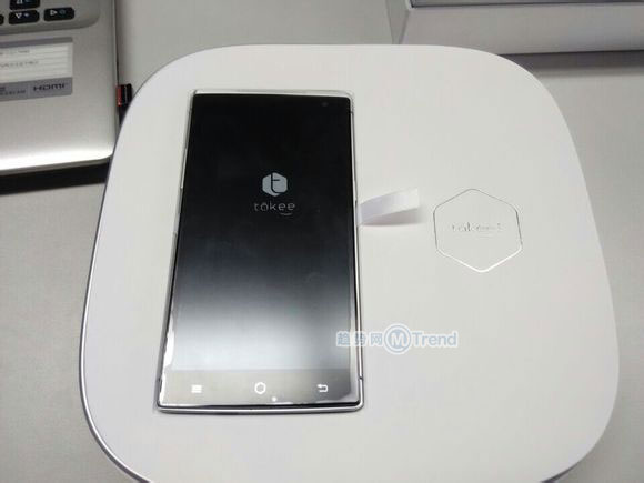 钛客手机1.jpg ,全息互联网,信息科技,钛客手机发货退款调查:网友晒真机图 Takee官网换域名