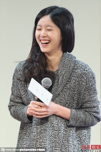 ,刘强东,京东,奶茶妹妹活动玩iPhone6 与京东商城刘强东恋情遭调侃爆笑出丑