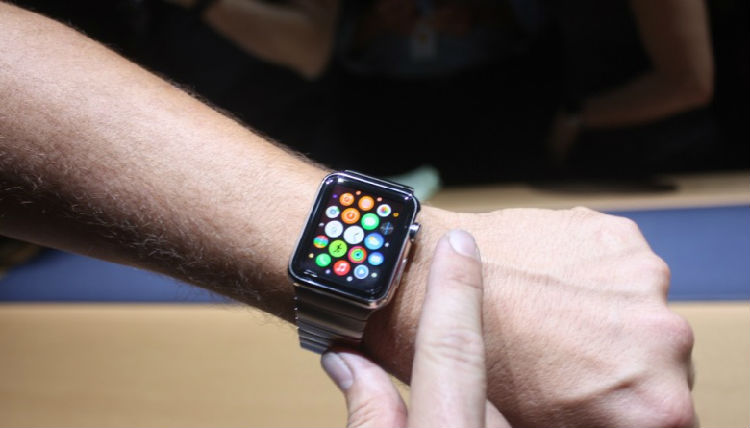 ,Apple,眼见为实：我在今早的列车上发现了一款Apple Watch智能手表，现在我对此深信不疑